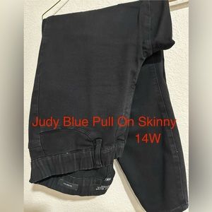 Judy Blue Pull-On Black Skinny Jeans Plus